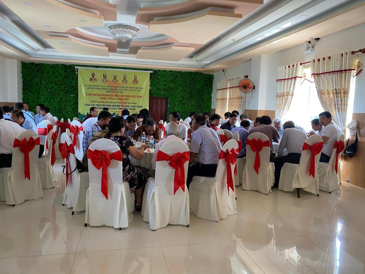 Ngoc Nam Hotel Ham Tan Buitenkant foto